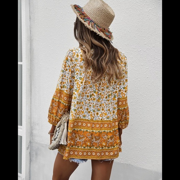 (Last 1) ✨!New boho chick women’s flower blouse in color red - Picture 3 of 6